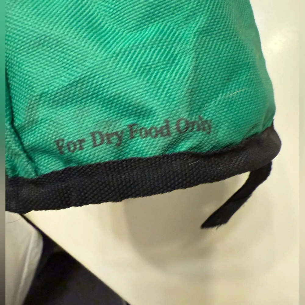 Green and Black Portable & Collapsible Dog & Cat Food with Clip